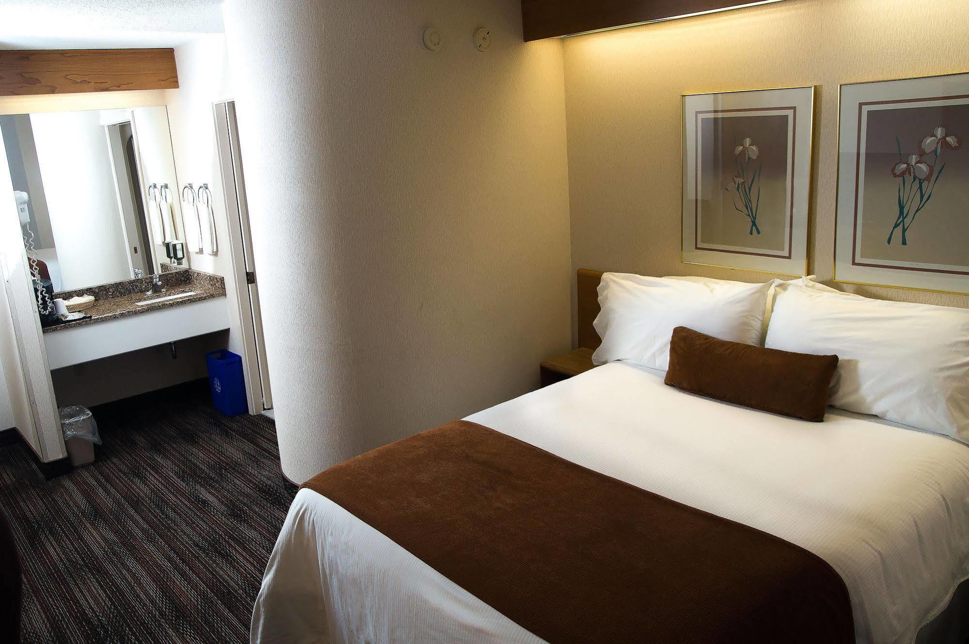 Slumber Inn New Minas Екстер'єр фото